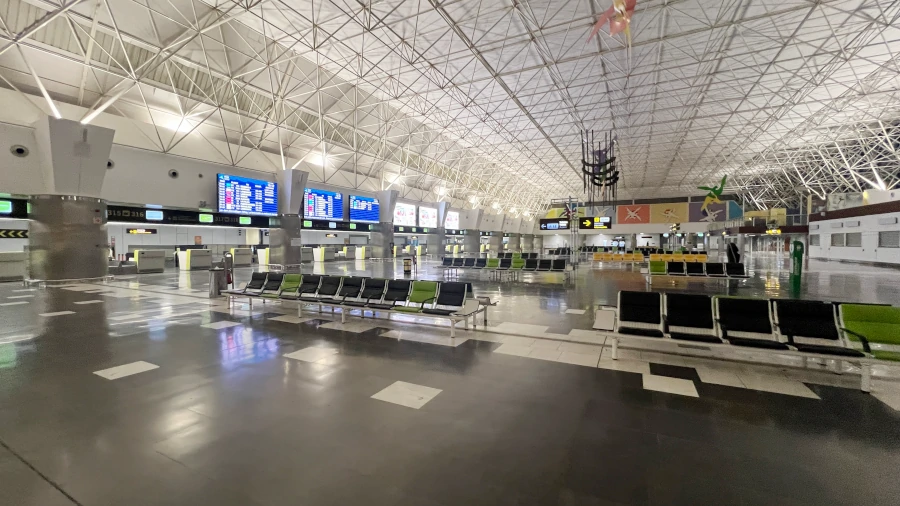 Gran Canaria Airport has a single passenger terminal.